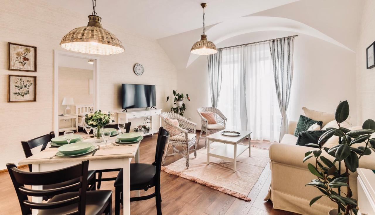 Monarchia Cottage Apartman Mosonmagyaróvár エクステリア 写真