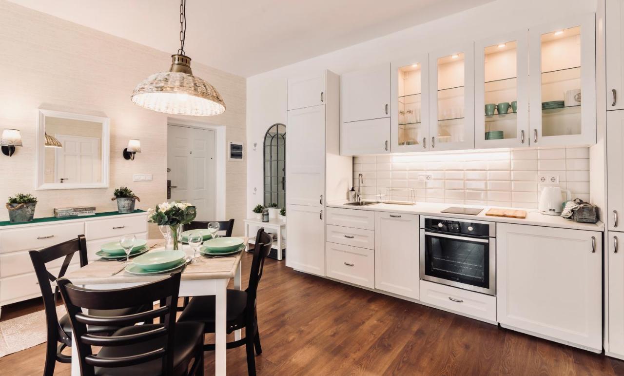 Monarchia Cottage Apartman Mosonmagyaróvár エクステリア 写真