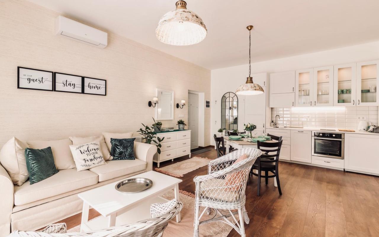 Monarchia Cottage Apartman Mosonmagyaróvár エクステリア 写真