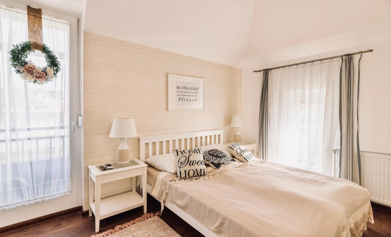Monarchia Cottage Apartman Mosonmagyaróvár エクステリア 写真